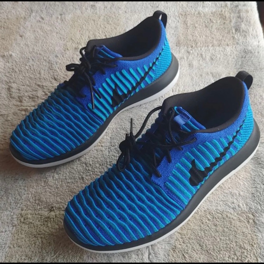 NEW Nike Women’s Roshe 2 Flyknit